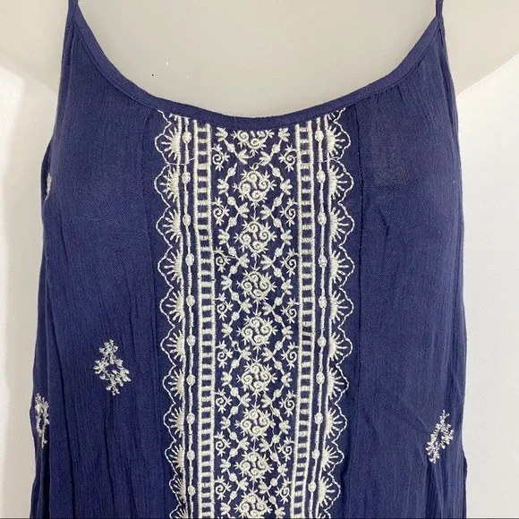 Pure by Exist | Boutique Dress with Embroidered Accent - Picture 3 of 7